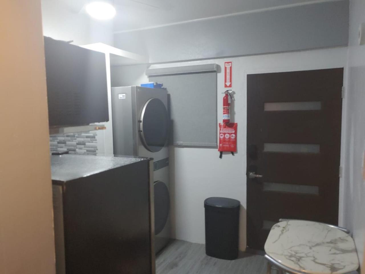 LAHL Short Term Residential Living Ξενοδοχείο East End Εξωτερικό φωτογραφία